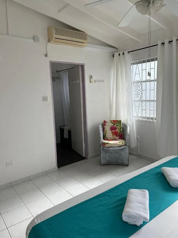 Home2Home Guesthouse Κράιστ Τσερτς Μπαρμπάντος